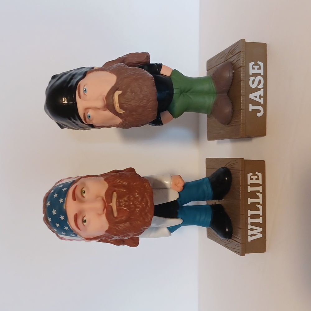 Funko LLC Bobble Heads Willie & Jase Duck Dynasty Plays Talks Needs Battery 2013